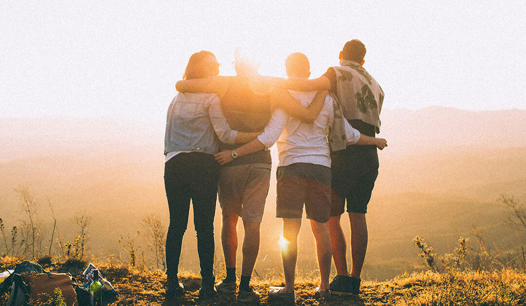 Spesiale tye saam met vriende en familie